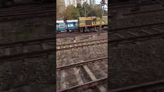 Mahalakshmi Station To Mumbai Central Local Train Travel | Indian Railways | Western Railway