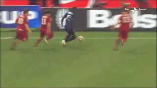 Brutal Tackle Fransesco Totti against Mario Balotelli --- 05-05-2010 --- instant Red card