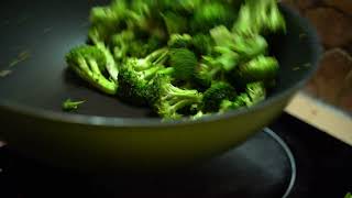 Flipping broccoli in a wok  | FREE DOWNLOAD #NoCopyright 4k #StockFootage