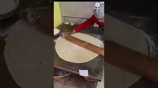 दुनिया का सबसे बड़ा Paratha,जिसका वजन है 5KG😱😱,कभी इतना बड़ा Paratha खाया है😋🤤||#worldbiggestparatha