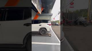 Toyota Fortuner Change Oil #toyota  #fortuner #toyotasuv