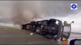 Monstrous Tornadoes destroy hundreds of homes and vehicles in the USA