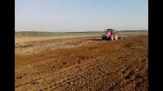 ZETOR FORTERA 135 working in the field