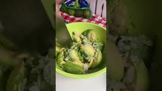 Homemade Guacamole #foodvlogger #food #mexicanfood #guacamole #homecooked #homemaderecipe