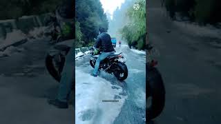 Pulsar ns200 slip on ice snow Darjeeling  200ns slip snowfall Darjeeling ghoom bike ride on ice reel