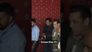 Crowd crazy on Bhaijan Salman Khan #salmankhan #anantambani #jamanagar #shorts