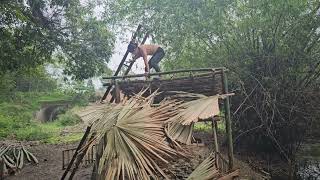 The girl built a bathroom, erected bamboo poles and thatched a roof - single mother