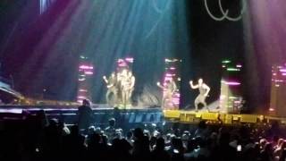 CNCO - Hey Dj ( Enrique Pitbull Tour Houston )