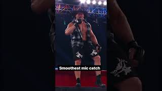 Brock Lesnar throws Mic and Roman Reigns catch #wwe #shorts #summerslam2022