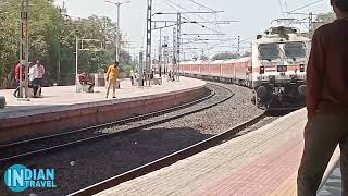 TRAIN RACE Satabdi v Ganadevta Exp ! aanand nager railway station 🚉 @Trackonreact