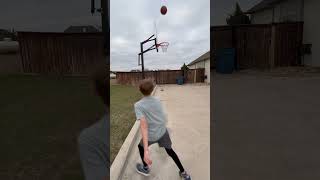 Hopping #basketball #hoops #curry #layup #hopping #fyp