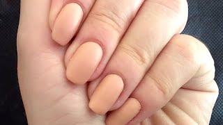 Faça seu próprio esmalte nude com pó compacto