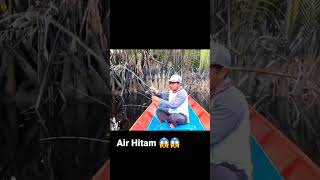 LEGENDA AIR HITAM MONSTER UDANG GALAH