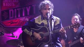 John Oates performs 'Maneater' live at DittyTV