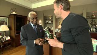 "Plopfles" toast between Memphis Mayor & Dutch filmmaker