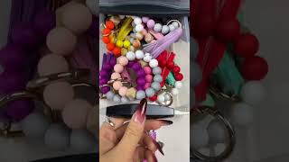 Christmas stocking stuffer🎄🎅who want it?!🙋‍♀️#keychain #usa #asmr #gift #fyp #christmas #packing