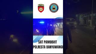 Anggota Satpamobvit Polresta Banyuwangi melaksanakan patroli skala besar