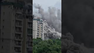 धमाका 💣ट्विन टावर हुआ ध्वस्तनोएडा #TwintowersDemolition#viralvideo #Noida