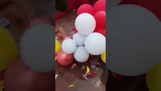 Meletus Balon Merah Kuning Ungu