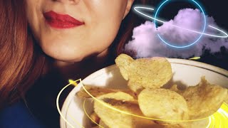 Асмр итинг, чипсы, сухарики, хруст, шёпот. Asmr eating, chips, snacks, crunch, whisper.