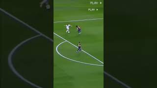 DI MARIA PUYOL UN BACAKLARINI AÇIYOR