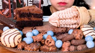 ASMR🍫꾸덕한 초코 케이크와 바삭한 초코 과자들을 말은 초코탕🍫ㅣ디저트 먹방 Chocolate Cake&Snack in Milk