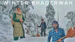 Snowfall in Bhaderwah, j&k | Walking in Bhaderwah Village in winter snow season