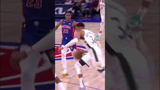 Giannis Antetokoumpo good move vs Detroit Pistons #shorts #nba