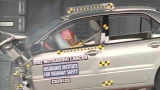 Crash Test2002 Mitsubishi Lancer moderate overlap test