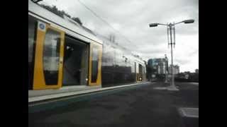 Cityrail Oscar H set H35 + H32 departing Milsons Point