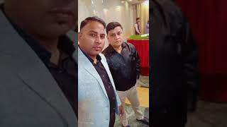 Sunil badgujar. Apne bhaiyon ke sath Mumbai.  party mein enjoy karte hue Khushi ke kuchh pal