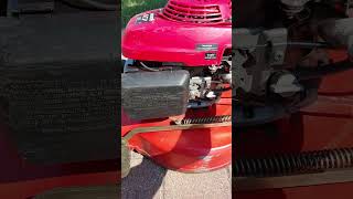 Honda lawn mower crazy rpm #honda #lawnmower #vtec #tuning #shorts #foryou #viralvideo #lawncare