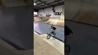 When a SCOOTER rider tries BMX for the first time... 😅🔥 #bmx #scooter #challenge