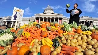 5,000 Dine on "Waste Food" in NYC