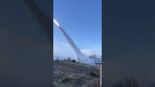 Ukrayna, işgalci Rusları ABD yapımı HIMARS ile vuruyor