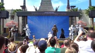 (2016) Star Wars : A Galaxy Far, Far Away Stage Show Opening Kylo Ren, Captain Phasma BB-8