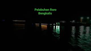 Pelabuhan Roro di Malam Hari