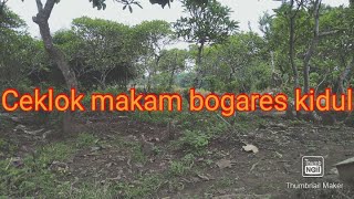 Ceklok makam angker