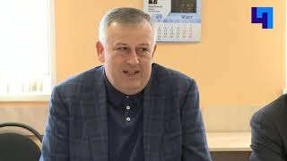 Александр Дрозденко поговорил с ветеранами Кингисеппа о мусоре