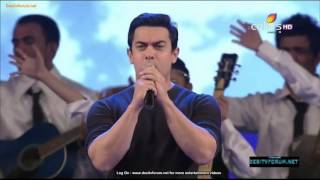 Aamir Khan with Sharman Joshi and R. Madhavan at Umang, 2012.