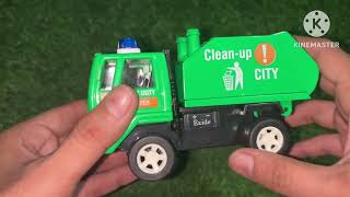 Unboxing garbage truck