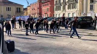 Flashmob Scuola Primaria "Schito"