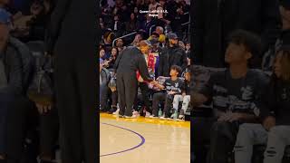 Lil Wayne introducing his 3 boys to Queen Latifah at a #Lakers game!