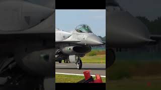 Funny Dancing Fighter Jet!