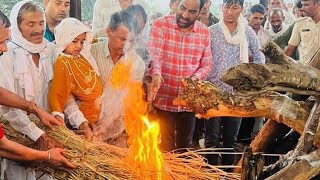 शहीद नरेश जाट का अंतिम संस्कार में हजारों जनसैलाब उमड़े।। अंतिम विदाई देते हुए पत्नी का हालत गंभीर।