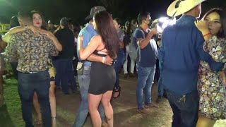 Asi se baila en el rancho!!-Que Bonito Es lo Bonito: Bellezas Rancheras Bailando en el Rancho 🌟💃