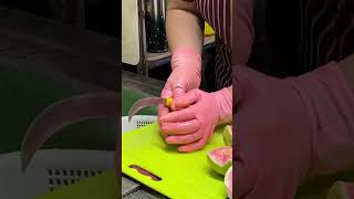 水果切割的革命技術！Witness the revolutionary techniques in fruit slicing!