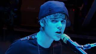 #justinbieber
Justin Bieber singing Down to Earth live performance