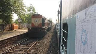 Mangala Exp crossing Mandovi Exp @ Mangaon