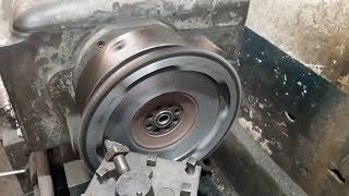 How to rectify a clutch flywheel on a lather? ( Rectificado de volante de croche en un torno)